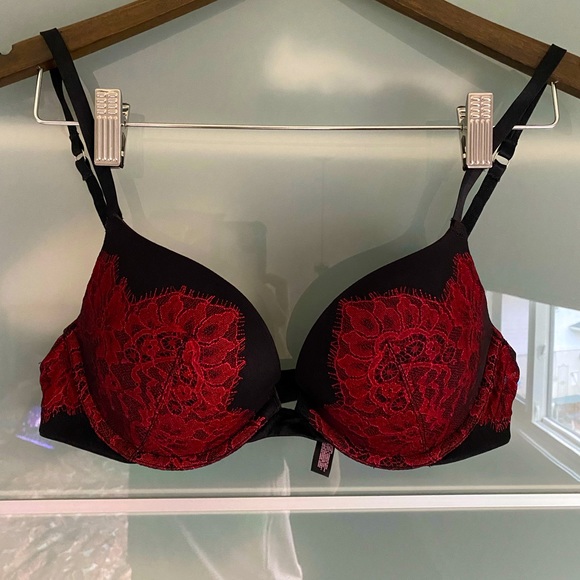 New Victoria’s Secret Push-up Bra, 34C